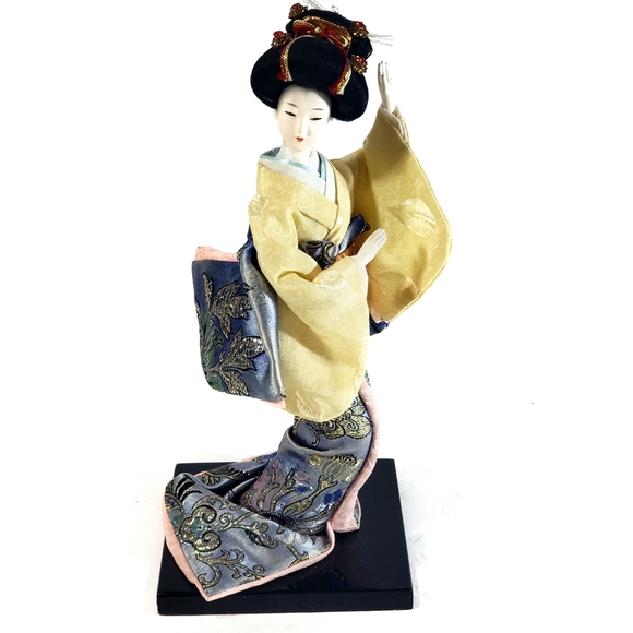 Vtg Japanese Geisha Oriental Porcelain Doll On Stand Traditional Kimono Dress